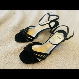 CAPARROS sz 8 black strappy sandals with subtle sparkle on top of toes. 2” heels